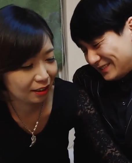 偷拍、异色与忘却的诱惑